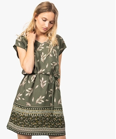 GEMO Robe femme imprimée forme loose avec ceinture à nouer vert vif
